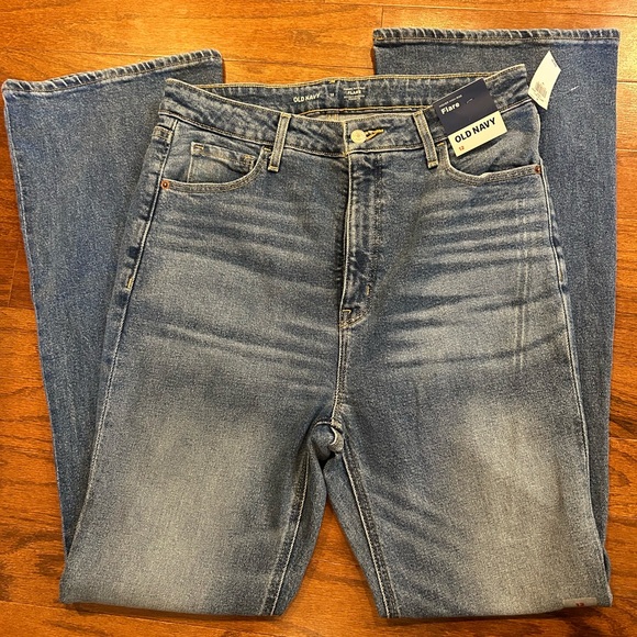 Old Navy higher high-rise flare - Picture 3 of 4